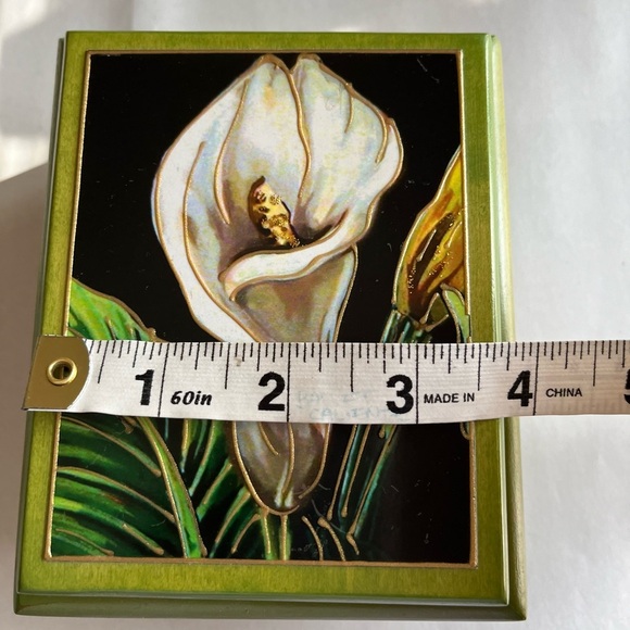 Gorgeous Hand Painted Calla Lily Green Wooden Trinket Box EUC - Picture 11 of 13